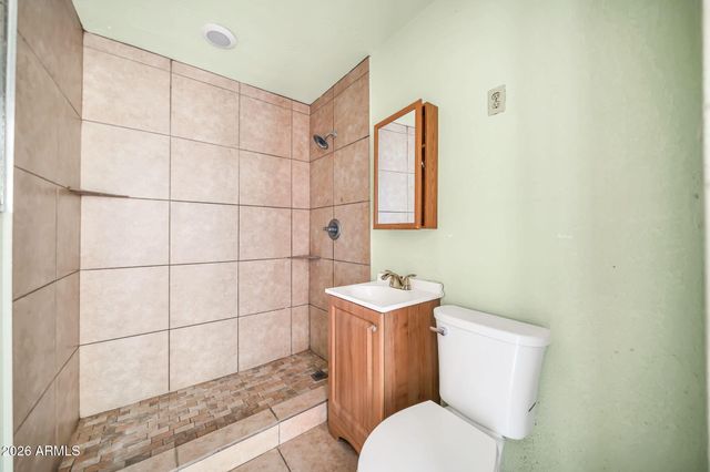 915 W TAMARISK Street, Phoenix, AZ 85041