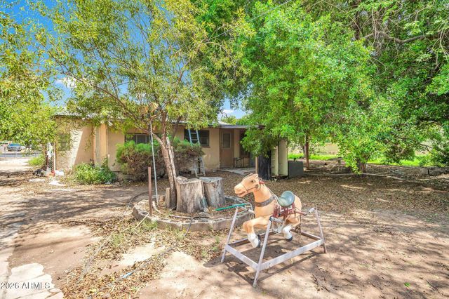 915 W TAMARISK Street, Phoenix, AZ 85041