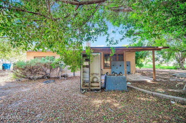 915 W TAMARISK Street, Phoenix, AZ 85041
