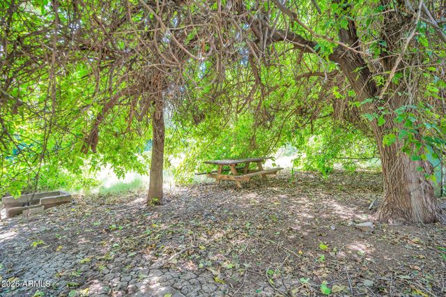 915 W TAMARISK Street, Phoenix, AZ 85041