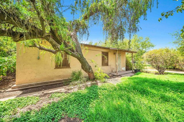 915 W TAMARISK Street, Phoenix, AZ 85041