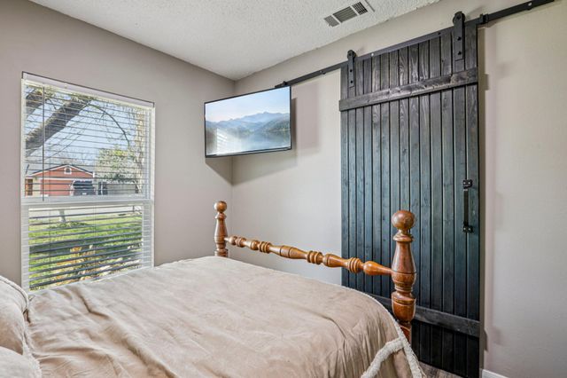 1107 Long Meadow DR, Round Rock, TX 78664