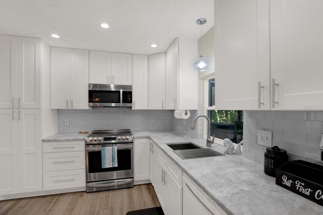 8253 137TH LANE, Seminole, FL 33776