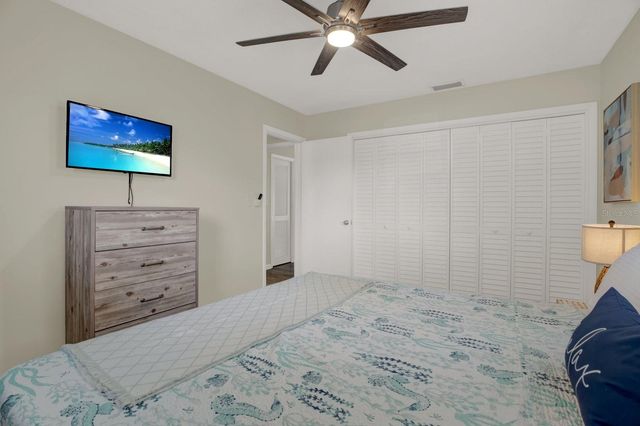 8253 137TH LANE, Seminole, FL 33776