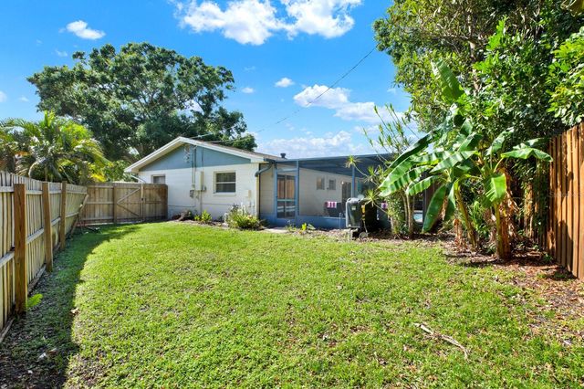 8253 137TH LANE, Seminole, FL 33776