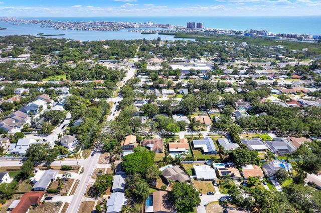 8253 137TH LANE, Seminole, FL 33776