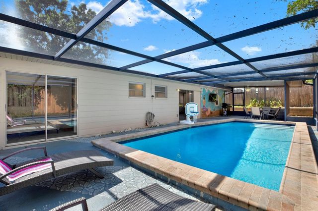 8253 137TH LANE, Seminole, FL 33776