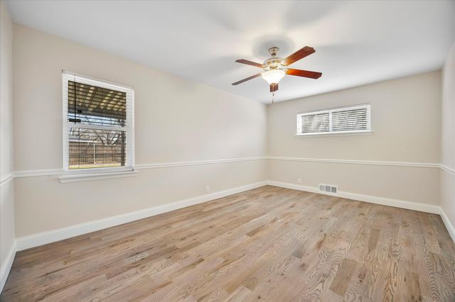 1038 Lakeview Drive, Mesquite, TX 75149