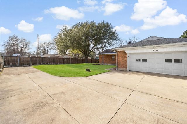 1038 Lakeview Drive, Mesquite, TX 75149