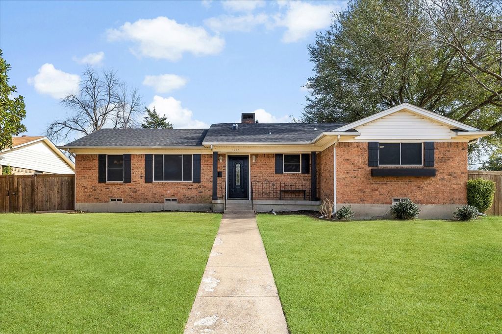 1038 Lakeview Drive, Mesquite, TX 75149