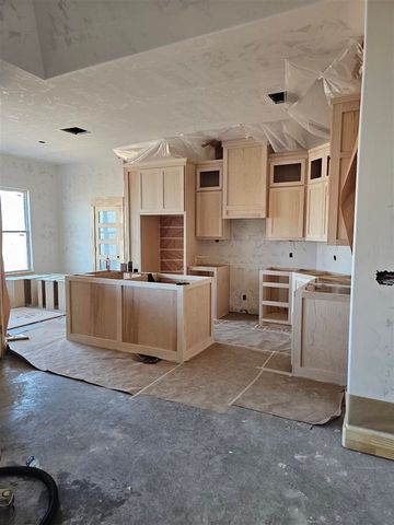 280 Mountain Ridge Pl, Lawton, OK 73507