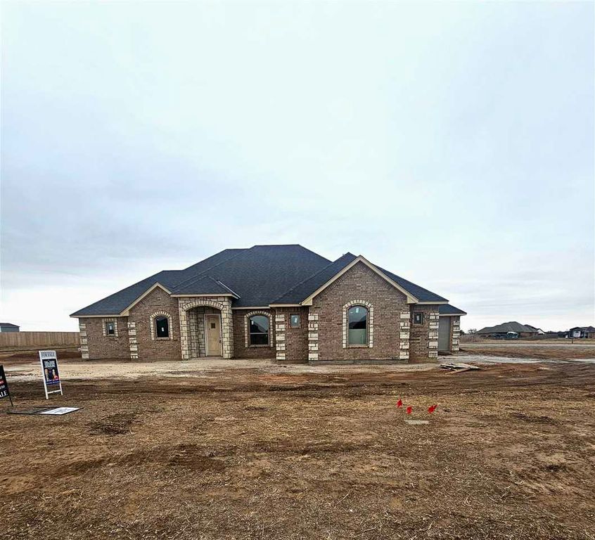 280 Mountain Ridge Pl, Lawton, OK 73507