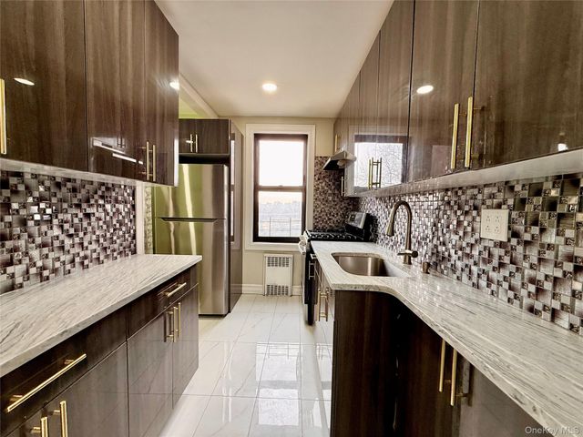 11230 Northern Boulevard 4G, Corona, NY 11368