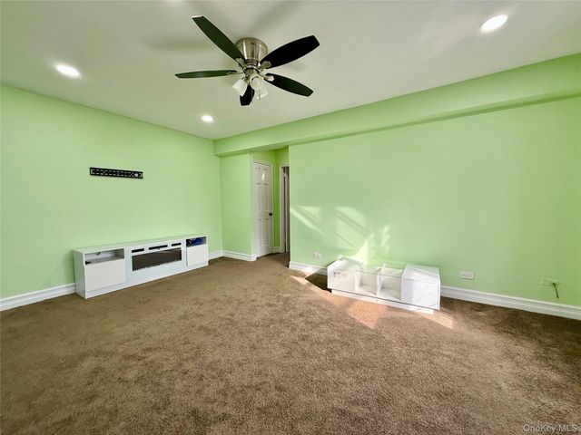11230 Northern Boulevard 4G, Corona, NY 11368