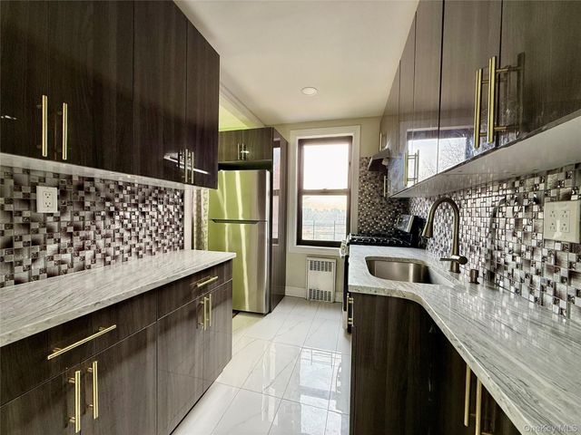 11230 Northern Boulevard 4G, Corona, NY 11368