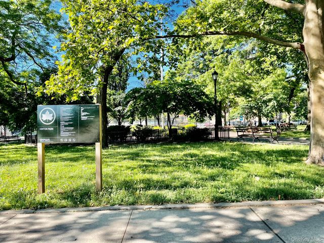 11230 Northern Boulevard 4G, Corona, NY 11368