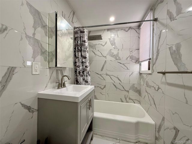 11230 Northern Boulevard 4G, Corona, NY 11368