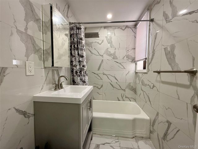 11230 Northern Boulevard 4G, Corona, NY 11368