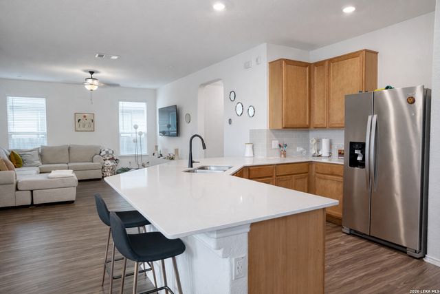 140 MAROON LN, Kyle, TX 78640
