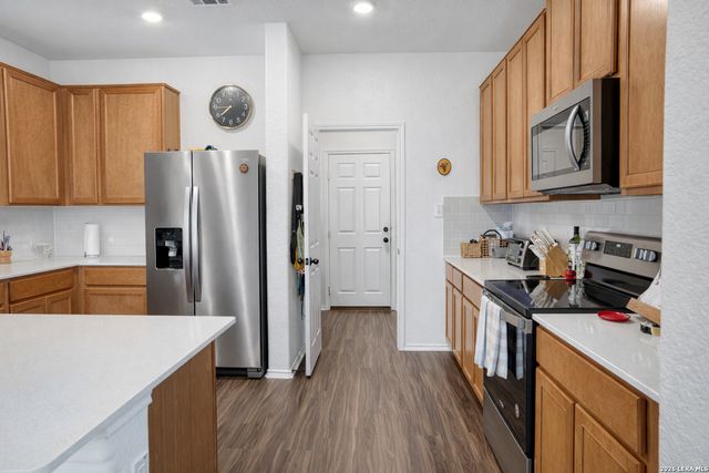 140 MAROON LN, Kyle, TX 78640