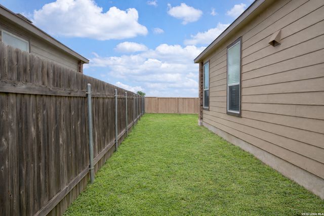 140 MAROON LN, Kyle, TX 78640