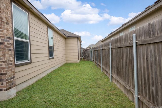 140 MAROON LN, Kyle, TX 78640