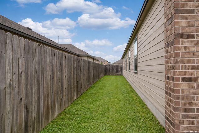 140 MAROON LN, Kyle, TX 78640