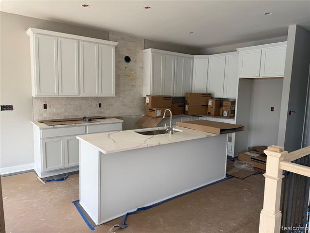825 Preserve Lane, White Lake, MI 48386