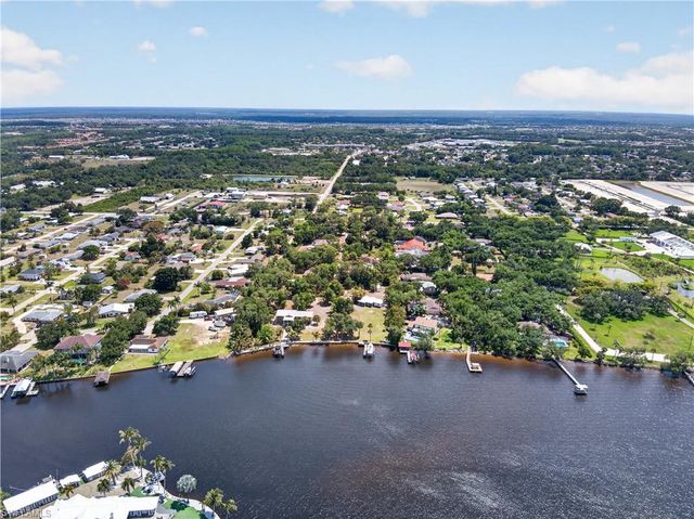 2212 River Pine DR, Fort Myers, FL 33905