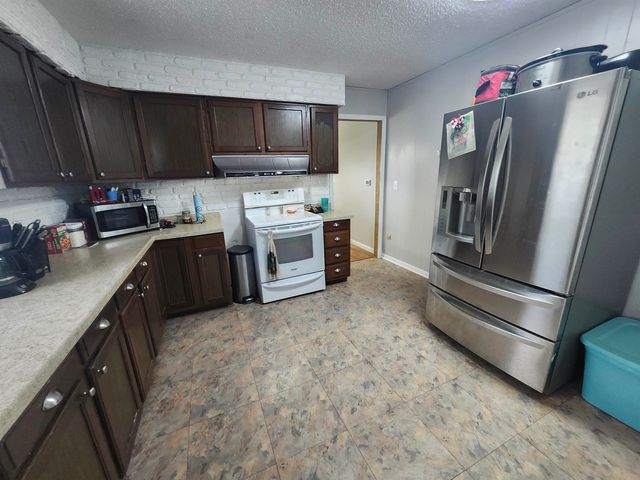 11030 S Anthony Ln, Mulvane, KS 67110