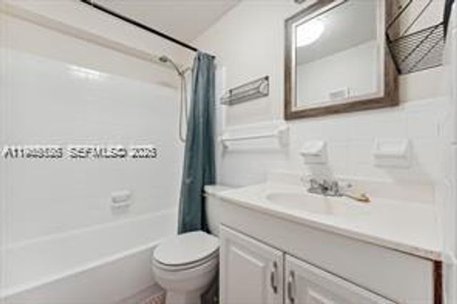 1450 NE 170th St 114, North Miami Beach, FL 33162