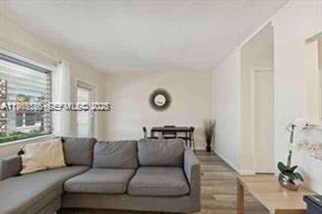 1450 NE 170th St 114, North Miami Beach, FL 33162