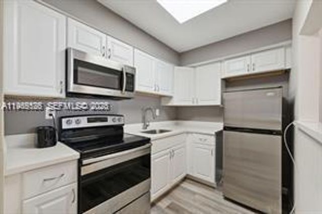 1450 NE 170th St 114, North Miami Beach, FL 33162