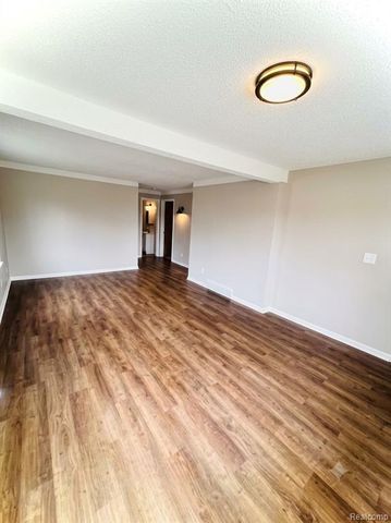 557 White Avenue, Lincoln Park, MI 48146
