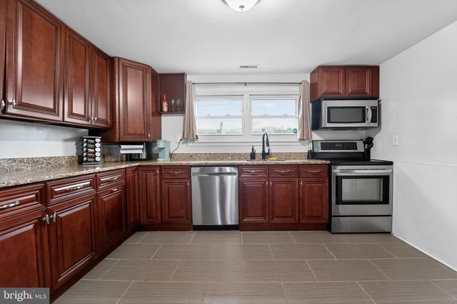 2418 BRUNSWICK RD, Halethorpe, MD 21227