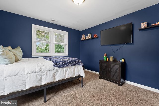 2418 BRUNSWICK RD, Halethorpe, MD 21227