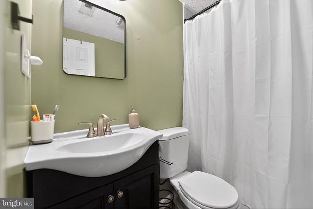 2418 BRUNSWICK RD, Halethorpe, MD 21227