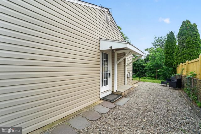 2418 BRUNSWICK RD, Halethorpe, MD 21227