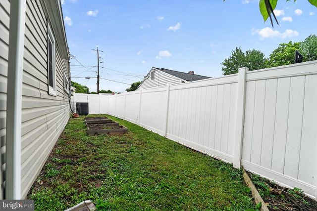 2418 BRUNSWICK RD, Halethorpe, MD 21227