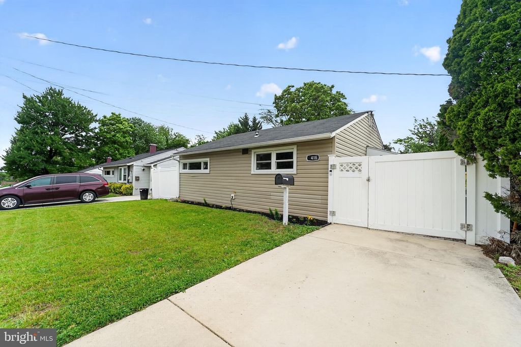 2418 BRUNSWICK RD, Halethorpe, MD 21227