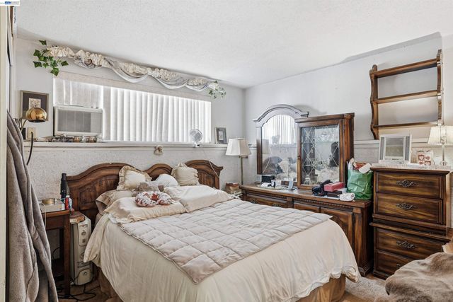 3279 Ruskin Dr, San Jose, CA 95132