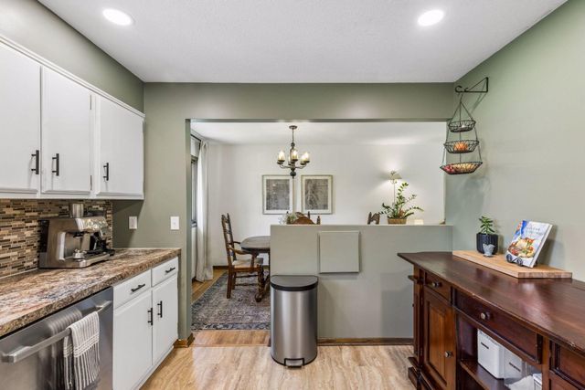 6265 Oakwood Road, Woodbury, MN 55125