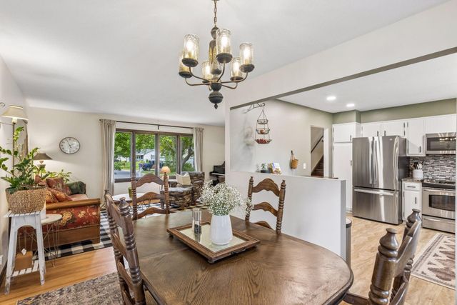 6265 Oakwood Road, Woodbury, MN 55125
