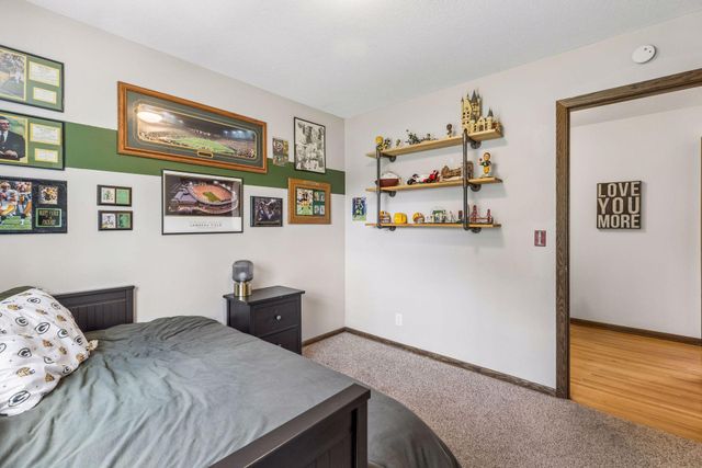 6265 Oakwood Road, Woodbury, MN 55125