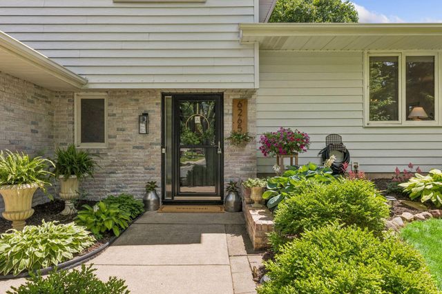 6265 Oakwood Road, Woodbury, MN 55125