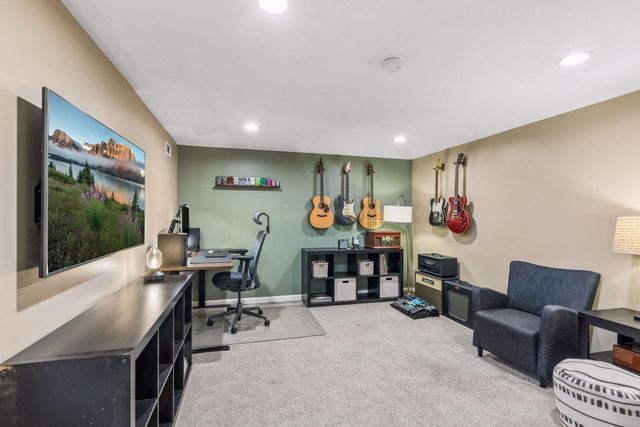 6265 Oakwood Road, Woodbury, MN 55125