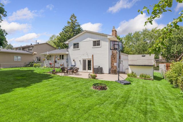 6265 Oakwood Road, Woodbury, MN 55125