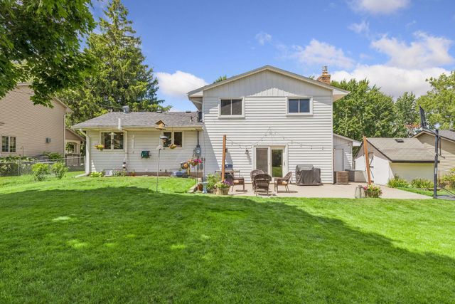 6265 Oakwood Road, Woodbury, MN 55125