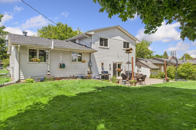 6265 Oakwood Road, Woodbury, MN 55125