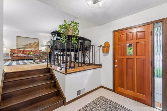 6265 Oakwood Road, Woodbury, MN 55125